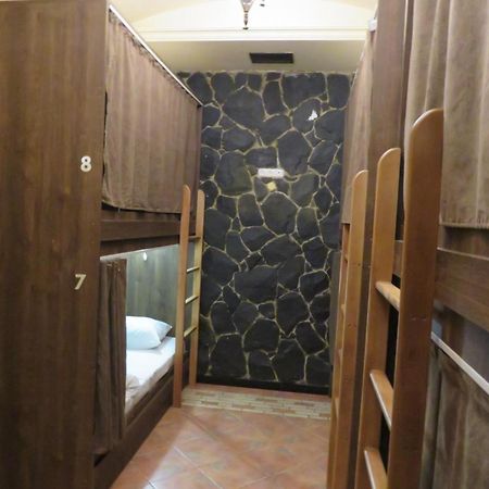 Hostel Jan In The Very Center Єреван Екстер'єр фото